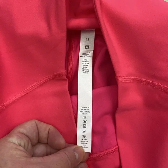 BNWT Lululemon size 12 align 25” cropped legging with pockets in a coral color - Picture 4 of 6